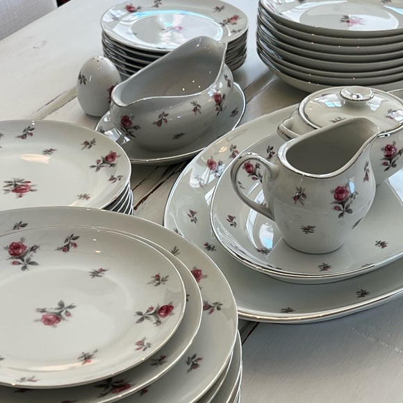 Set of 7 Rosechintz by Meito Japan Porcelain Bread & Butter Plates 6.5” - Picture 6 of 8